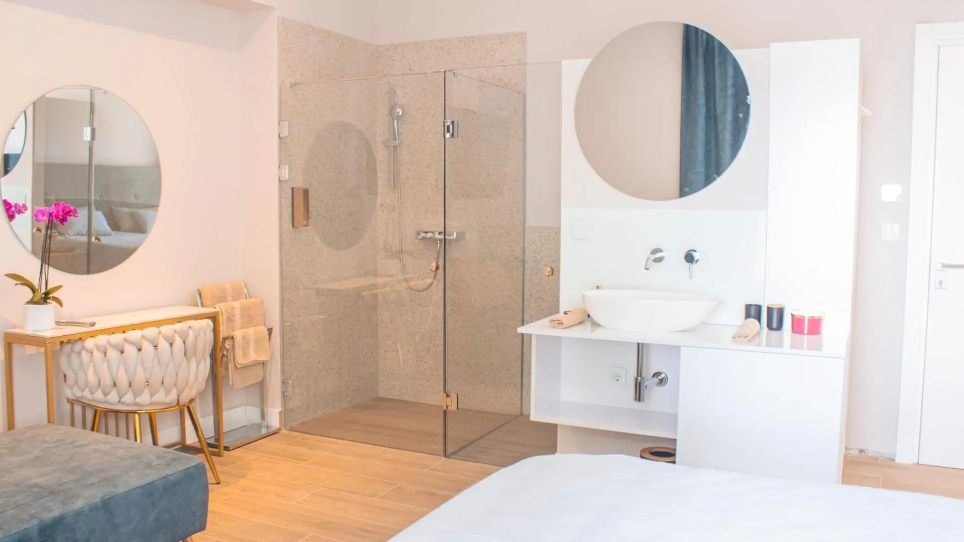 Guest house Luxury Seaside House Noble- Best Location In Town Split