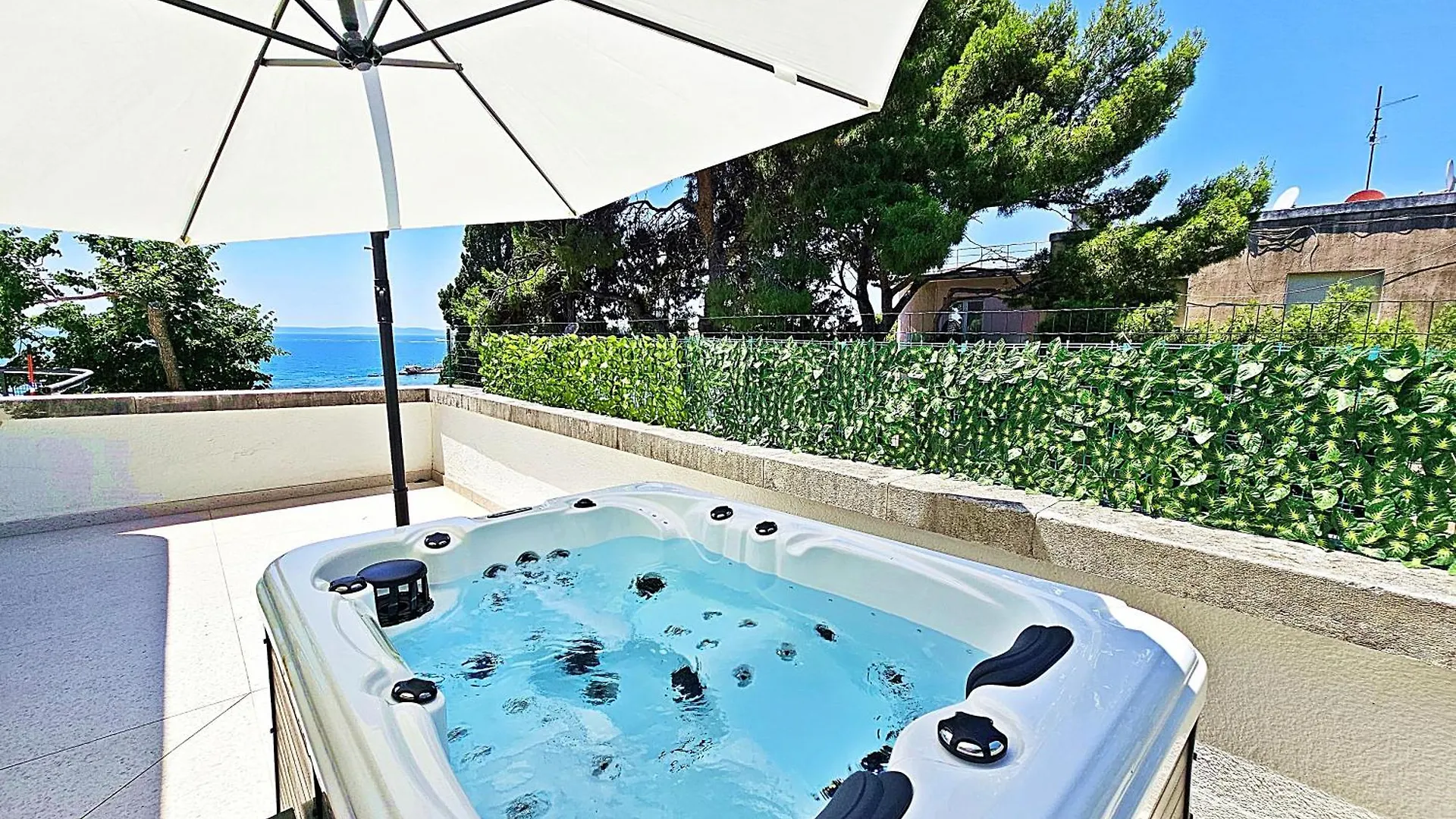Guest house Luxury Seaside House Noble- Best Location In Town Split